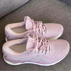 ASICS Gel-Nimbus 24 WOMENS shoes - WORN ONCE